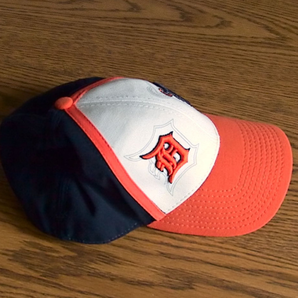 Rare Detroit Tigers Logo S-M Fitted Hat - Picture 4 of 8